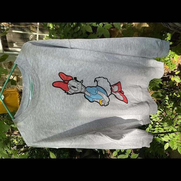 Disney Daisy Duck Sweatshirt Size XL - Picture 1 of 9